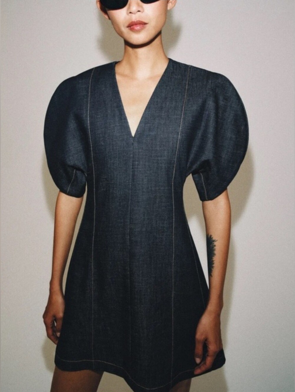 ZARA BLUE V-NECK PUFF SLEEVE DARK DENIM THICK STRUCTURED MINI DRES 💙💙💙